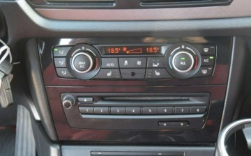 BMW X1 E84 Crossover Facelifting sDrive 20d 184KM 2014 BMW X1 2.0D M-Pakiet Navi Bial Perla 2 KPL Alufelg Sprowadzony 2.0, zdjęcie 30