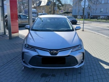 Toyota Corolla XII Sedan Facelifting 1.8 Hybrid 140KM 2025 Od ręki - Comfort 1.8 Hybrid 140KM | Podgrzewane fotele!, zdjęcie 1
