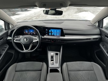 Volkswagen Golf VIII Variant 1.5 eTSI 150KM 2022 Volkswagen Golf APP!Tempomat ACC!Ambiente!Podgrzew, zdjęcie 17