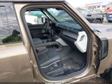 Land Rover Defender IV (L663) 2024 Land Rover Defender 130 P300 S 2024 3.0 Benzyna 296KM, zdjęcie 9