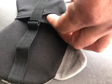 OPASKA NA OCZY MASKA DO SPANIA SNU RELAKSU KOT AKSAMITNA OLDMAN NA GUMCE