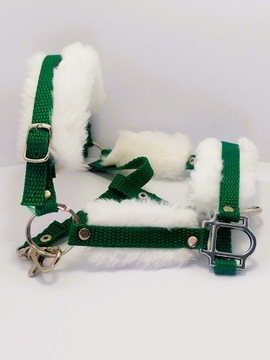 Недоуздок для лошади-любителя А4 с меховым зеленым поводком и поводьями