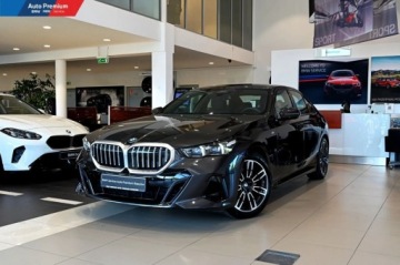 BMW Seria 5 G90-91 Touring 2.0 520d 197KM 2024 BMW Seria 5 520d xDrive SedanFV23System Travel Comfort RailM Pakiet Sport, zdjęcie 2