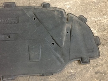 AUDI A3 8P FACELIFT TLUMENÍ KAPOTY 8P0863825L