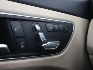 Mercedes CLA C117 Shooting Brake 1.6 180 122KM 2016 Mercedes CLA 180 automat skóra klima auto navi, zdjęcie 34