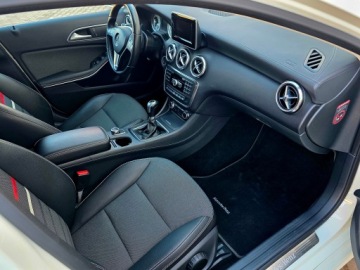 Mercedes Klasa A W176 Hatchback 5d Facelifting 180 122KM 2015 Mercedes A180 Aklasa 1,6 122KM 2Style Xenon, zdjęcie 15