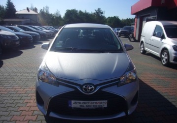 Toyota Yaris III Hatchback 5d Facelifting 1.33 Dual VVT-i 99KM 2015 Toyota Yaris Toyota Yaris III Salon PL 1.3 Benzyna 99KM, zdjęcie 1