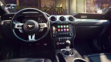 Магнитный держатель телефона для Ford Mustang 6-го поколения.
