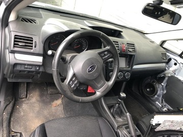 Subaru XV deska konsola pasy poduszki