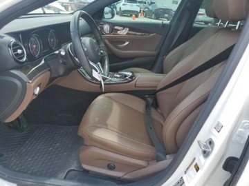 Mercedes Klasa E W213 2019 Mercedes-Benz Klasa E 2019 Mercedes-Benz E-Class E 300 RWD Sedan 2.0 241KM, zdjęcie 6
