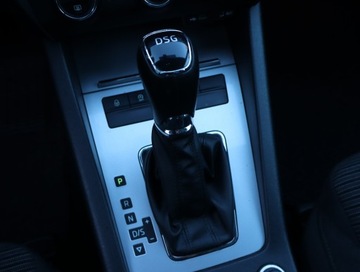 Skoda Octavia III Kombi 2.0 TDI CR DPF 150KM 2015 Skoda Octavia 2.0 TDI, DSG, Navi, Xenon, Bi-Xenon, zdjęcie 16