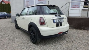 Mini One II Hatchback 1.4 95KM 2008 MINI ONE 1,4 benzyna 95 KM klima zarejestrowany 1.4 Benzyna 95KM, zdjęcie 5