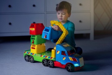 Мусоровоз WADER 36320 MAGIC TRUCK светится в темноте