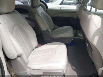 Chrysler Pacifica II 2021 Chrysler Pacifica Hybrid Touring L 2021 3.6l 3.6 Hybryda 260KM, zdjęcie 12