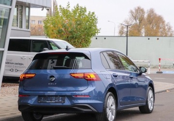 Volkswagen Golf VIII Hatchback Facelifting 1.5 TSI 116KM 2025 Volkswagen Golf Pakiet Zimowy, tapicerka ArtVelours, od reki 1.5 Benzyna, zdjęcie 4