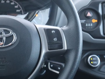 Toyota Yaris III Hatchback 5d Facelifting 2017 1.5 Hybrid 100KM 2020 Toyota Yaris 1.5 Hybrid, Salon Polska, zdjęcie 17