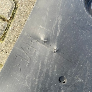 RENAULT CAPTUR II HYBRID КРЫШКА ПРАВАЯ 748A21413R