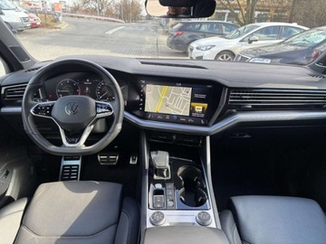 Volkswagen Touareg III SUV 3.0 V6 SCR TDI 286KM 2023 Volkswagen Touareg 3.0 TDI 286KM R-Line DSG Kamera360 DCC Hak Matrix Salon, zdjęcie 9