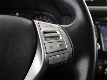 Nissan Qashqai II Crossover 1.6 DIG-T 163KM 2016 Nissan Qashqai navi klima auto grzane fotele, zdjęcie 28