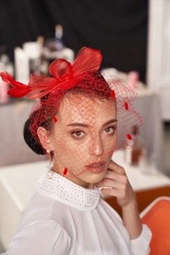 Головной убор Fascinator с вуалью и бантом