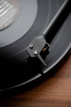 Pro-Ject E1 PHONO OM5e Проигрыватель + предусилитель