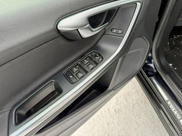 Volvo V60 I Kombi 2.0 D3 163KM 2012 Volvo V60 R-Design 2.0d D4 163KM 5cylinów Manual, zdjęcie 17