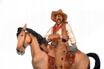 FIGURA Z USA 67X55CM