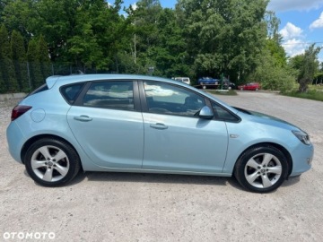 Opel Astra J Hatchback 5d 1.6 Turbo ECOTEC 180KM 2010 Opel Astra Opel Astra 1.6 Turbo Edition 1.6 Benzyna 180KM, zdjęcie 7