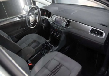 Volkswagen Golf Sportsvan Sportsvan 1.6 TDI 115KM 2017 Volkswagen Golf Sportsvan Nawigacja_Podgrzewane fotele_ 1.6 Diesel 115KM, zdjęcie 6