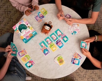 КАРТОЧНАЯ ИГРА SQUISHMALLOWS 4 В НАБОРЕ + ПЛЮШЕВЫЙ ТАЛИСМАН ДЛЯ ДЕТЕЙ ШПАГИ