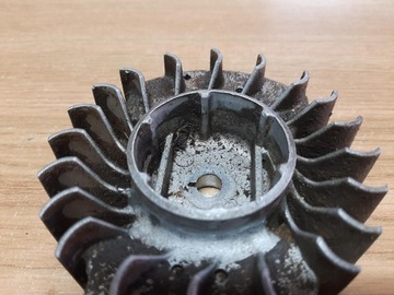 STIHL 020 MS 200 T МАГНИТНОЕ КОЛЕСО