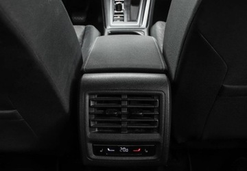 Volkswagen Golf VIII Variant 2.0 TDI 115KM 2021 Volkswagen Golf 2.0 TDI 85KW, kamera cofania, podgrzewane fotele przednie, zdjęcie 12