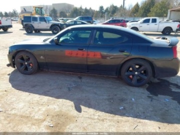 Dodge Charger V 2006 Dodge Charger SRT8 2006 6.1 Benzyna 425KM, zdjęcie 2