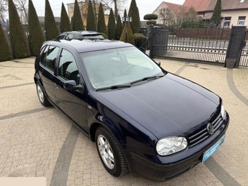 Volkswagen Golf IV Hatchback 1.6 100KM 1999 Volkswagen Golf 1.6 Basis 100KM 1999r, zdjęcie 1