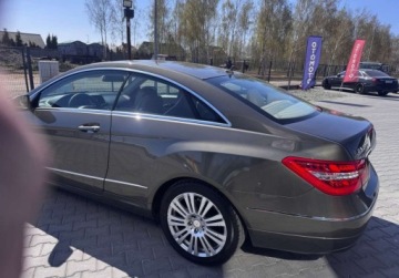 Mercedes Klasa E W212 Coupe 250 CDI BlueEFFICIENCY 204KM 2010 Mercedes-Benz Klasa E bezwypadekserwisautomat 2.1 Diesel 204KM, zdjęcie 14