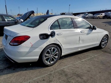 Mercedes Klasa C W205 2016 Mercedes-Benz Klasa C 2016 MERCEDES-BENZ C 300 2.0 Benzyna 241KM, zdjęcie 3