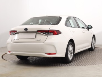 Toyota Corolla XII Sedan 1.8 Hybrid 122KM 2021 Toyota Corolla 1.8 Hybrid, Salon Polska, zdjęcie 4