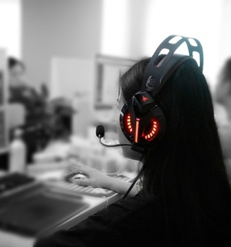 ИГРОВЫЕ НАУШНИКИ M180PRO для ПК PS4 XBOX LED