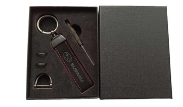 SUBARU BRELOK BRELOCZEK ALCANTARA SKÓRA PREZENT + PUDEŁKO