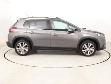 Peugeot 2008 I SUV Facelifting 1.2 PureTech 110KM 2019 Peugeot 2008 1.2 PureTech, Salon Polska, zdjęcie 5