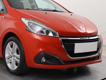 Peugeot 208 I Hatchback 5d Facelifting 1.2 PureTech 82KM 2016 Peugeot 208 1.2 PureTech, Salon Polska, zdjęcie 17