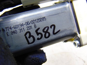 MOTOREK OKNO PRAVÝ PŘEDNÍ VW SCIROCCO III 1Q0959702H 5K0959792A