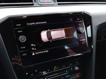 Volkswagen Passat B8 Variant Facelifting 1.5 TSI EVO 150KM 2021 Volkswagen Passat Variant 1.5TSI 150KM Business DSG SalonPL SerwisASO Acc, zdjęcie 30