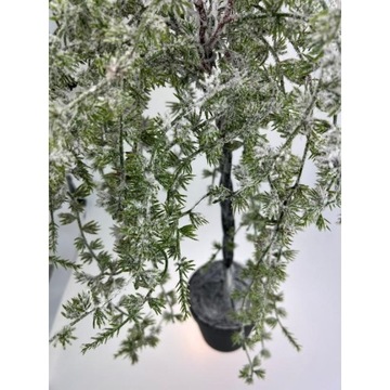 Искусственная елка в заснеженном горшке из лиственницы
