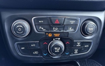 Jeep Compass II SUV 1.4 MultiAir 140KM 2018 Jeep Compass 1.4 TMair Limited FWD SS AmbienteTempomatKeylessBi Ksenon, zdjęcie 13