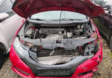 Honda Civic IX Hatchback 5d 1.6 i-DTEC 120KM 2013 Honda Civic 2013r, 1.6 Diesel. Uszkodzony lewy przod i tyl. 1.6 Diesel, zdjęcie 5