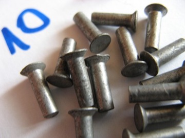 10. Nit nity tabliczki znamionowej fi 3x9mm TANIO
