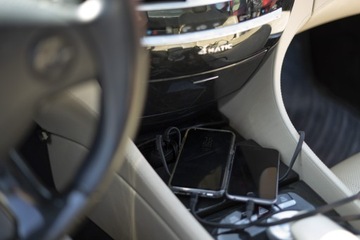 SZYBKA ŁADOWARKA 2x QUICK CHARGE 3.0