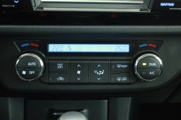 Toyota Corolla XI Sedan 1.6 Valvematic 132KM 2015 Toyota Corolla 1.6 Valvematic, Salon Polska, zdjęcie 15