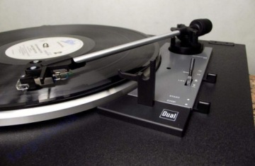 Проигрыватель проигрывателя Dual CS 415-2 Домашний кинотеатр черный матовый